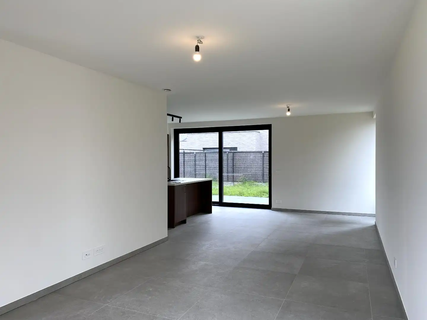 NIEUWBOUWPROJECT MET 2 INSTAPKLARE NIEUWBOUWWONINGEN MET 3 SLPKS | TUIN EN CARPORT foto 4