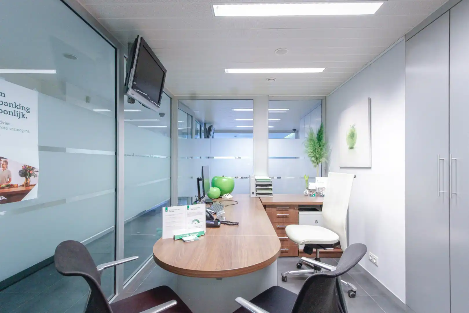 Instapklare kantoorruimte te koop Knokkestraat 56 Heist foto 2