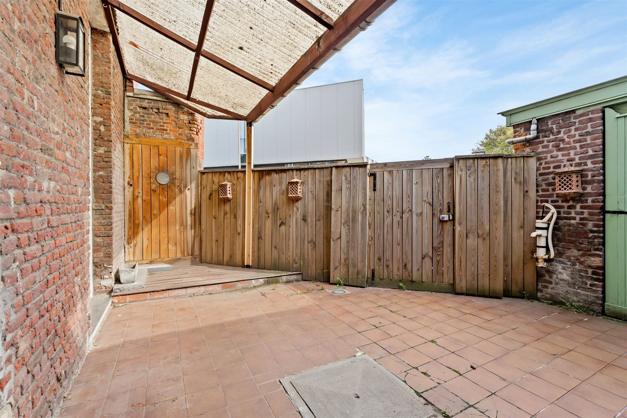 PRACHTIG INSTAPKLAAR HERENHUIS IN GEEL CENTRUM  foto 29