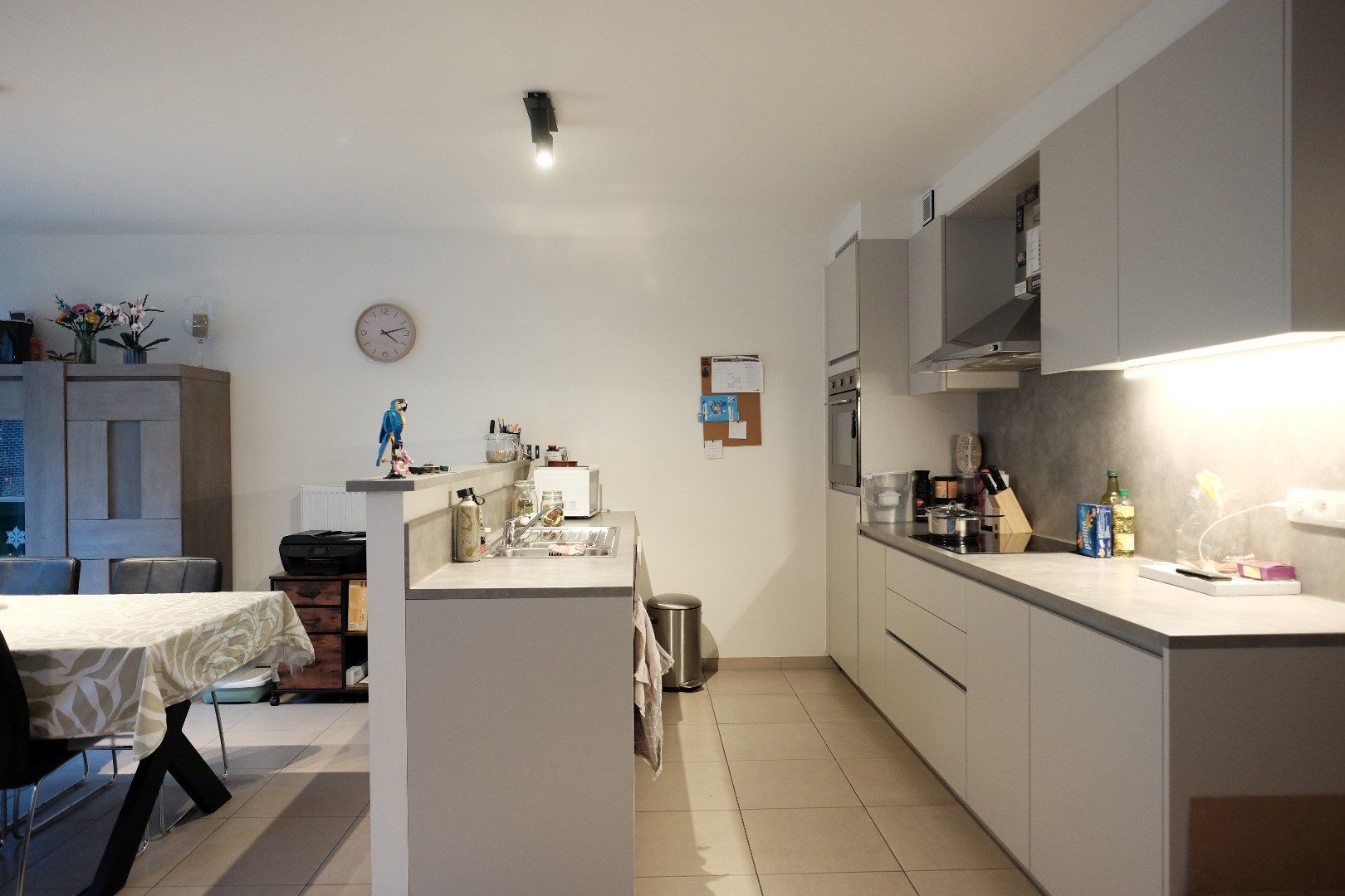 Recent appartement eerste verdieping  in centrum foto 4