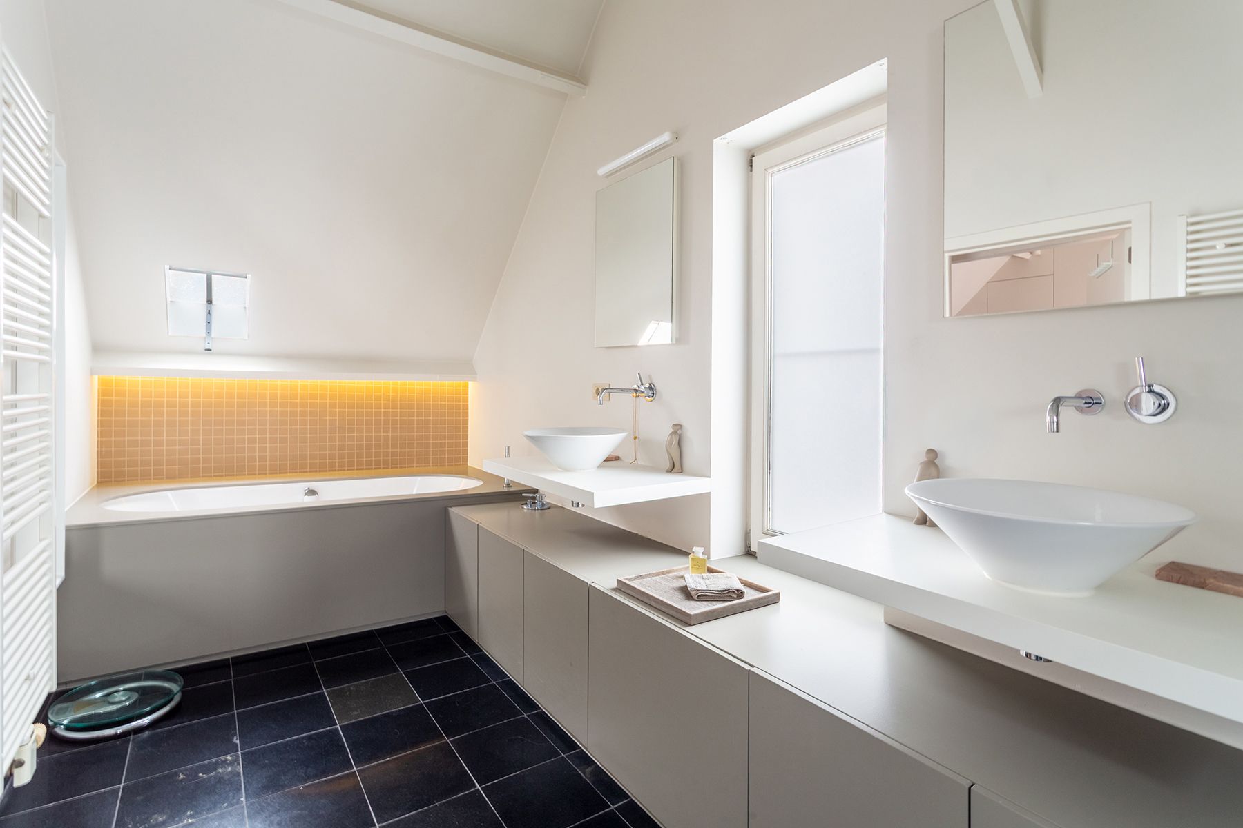 Uitzonderlijk 3 slpk duplex gelegen te centrum van Hove! foto 17