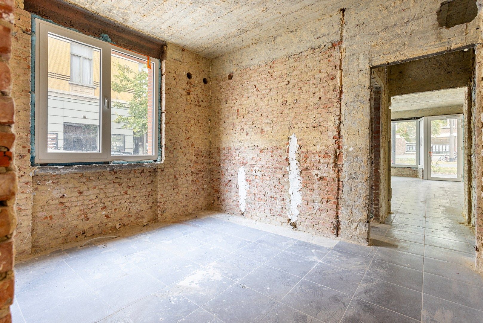 Te koop: veelzijdig handelspand op toplocatie foto 5