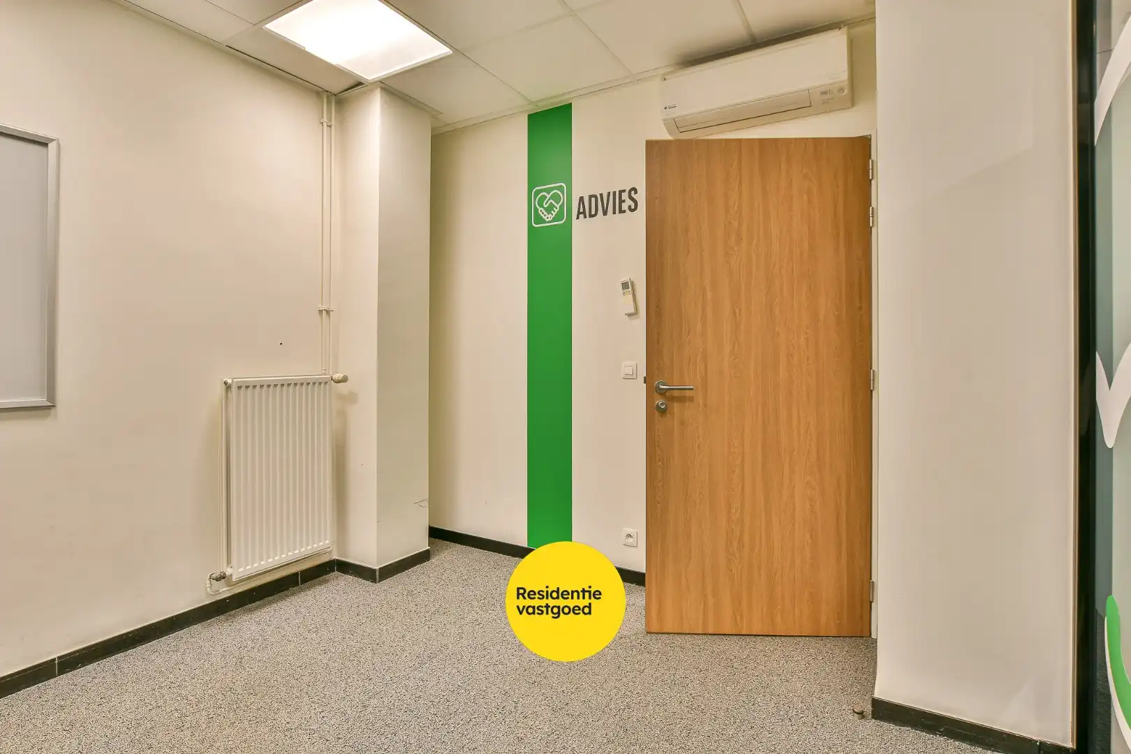 Uniek handelspand (voormalig bankkantoor) met veel mogelijkheden in centrum De Haan foto 9