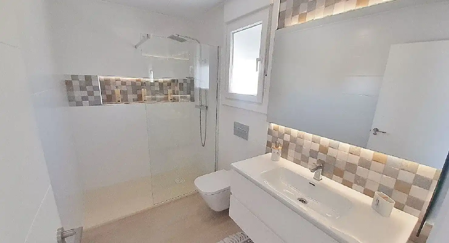 Moderne vakantiewoningen met privézwembad in het authentieke Avileses foto 5