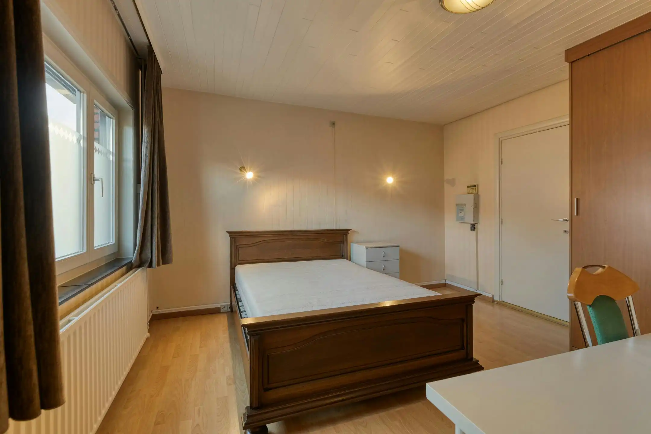 Zeer goed onderhouden handelshuis met handelsruimte en magazijn in centrum Overpelt te koop foto 12