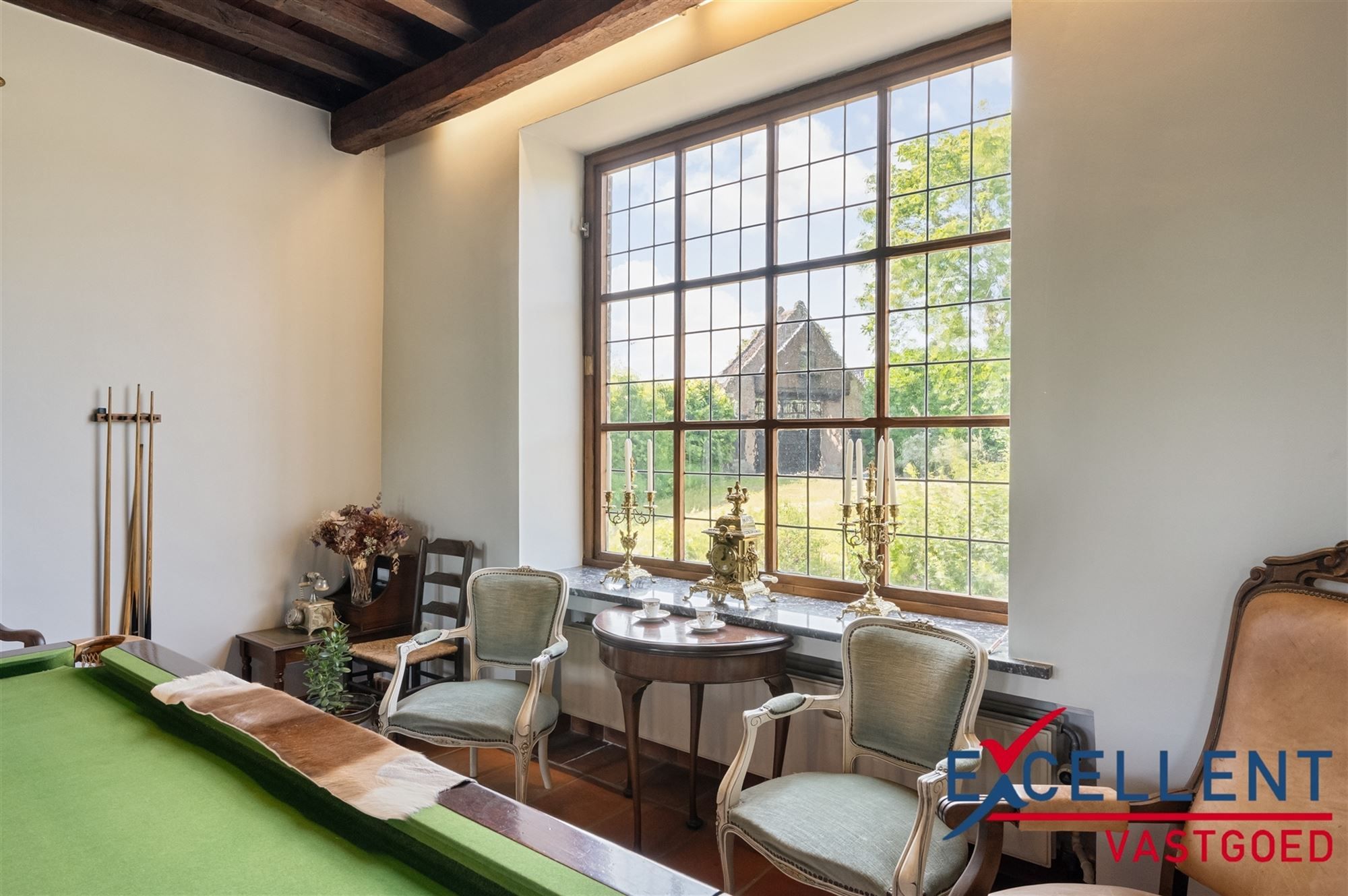 Karaktervolle villa met weides en stallen te koop foto 10