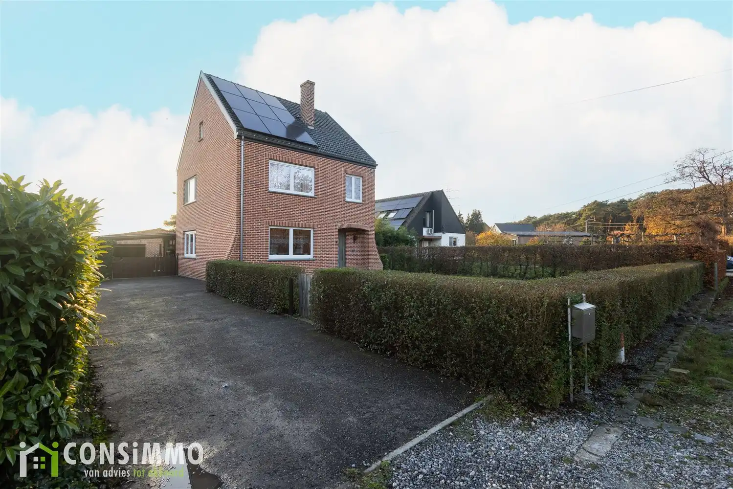 Ruime vrijstaande woning met 5 slaapkamers, loods en 50a perceel in Genk-Zuid foto 6