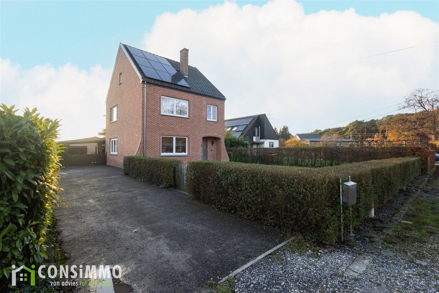 Ruime vrijstaande woning met 5 slaapkamers, loods en 50a perceel in Genk-Zuid foto 6