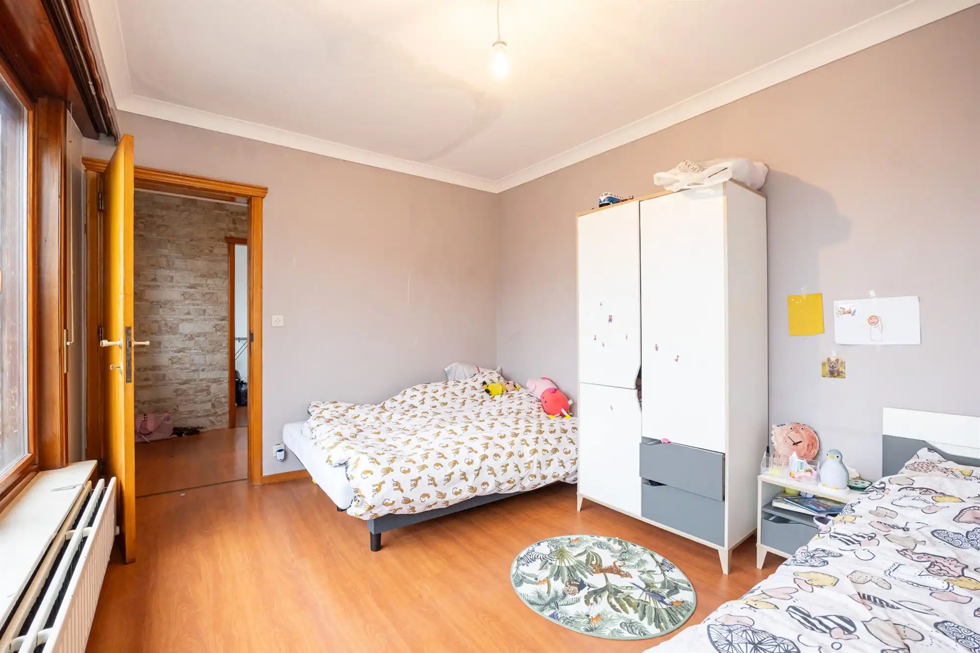 Ruime bel-étage foto 16