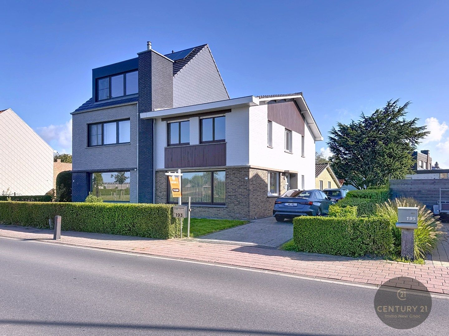 Hoofdfoto van de publicatie: Charmante halfopen woning met tuin en dubbele garage in Knokke-Heist