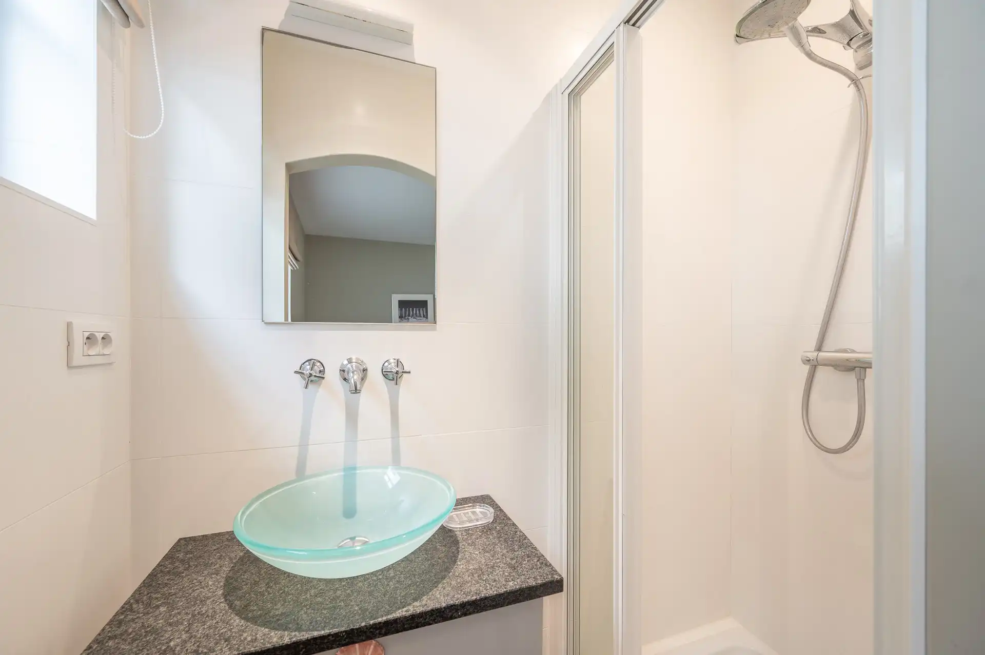 Gemeubeld: ruim appartement met 3 slaapkamers! foto 14