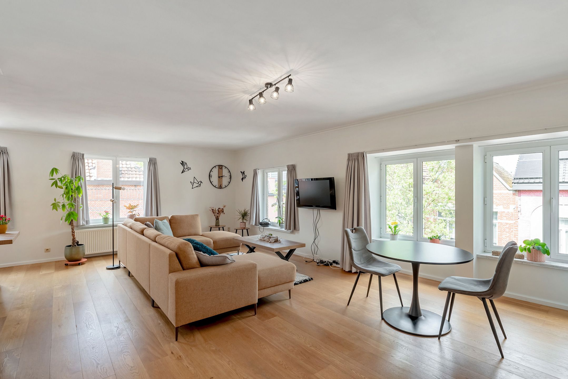 Instapklaar appartement van ca. 155 m² met 3 slks ! foto 3