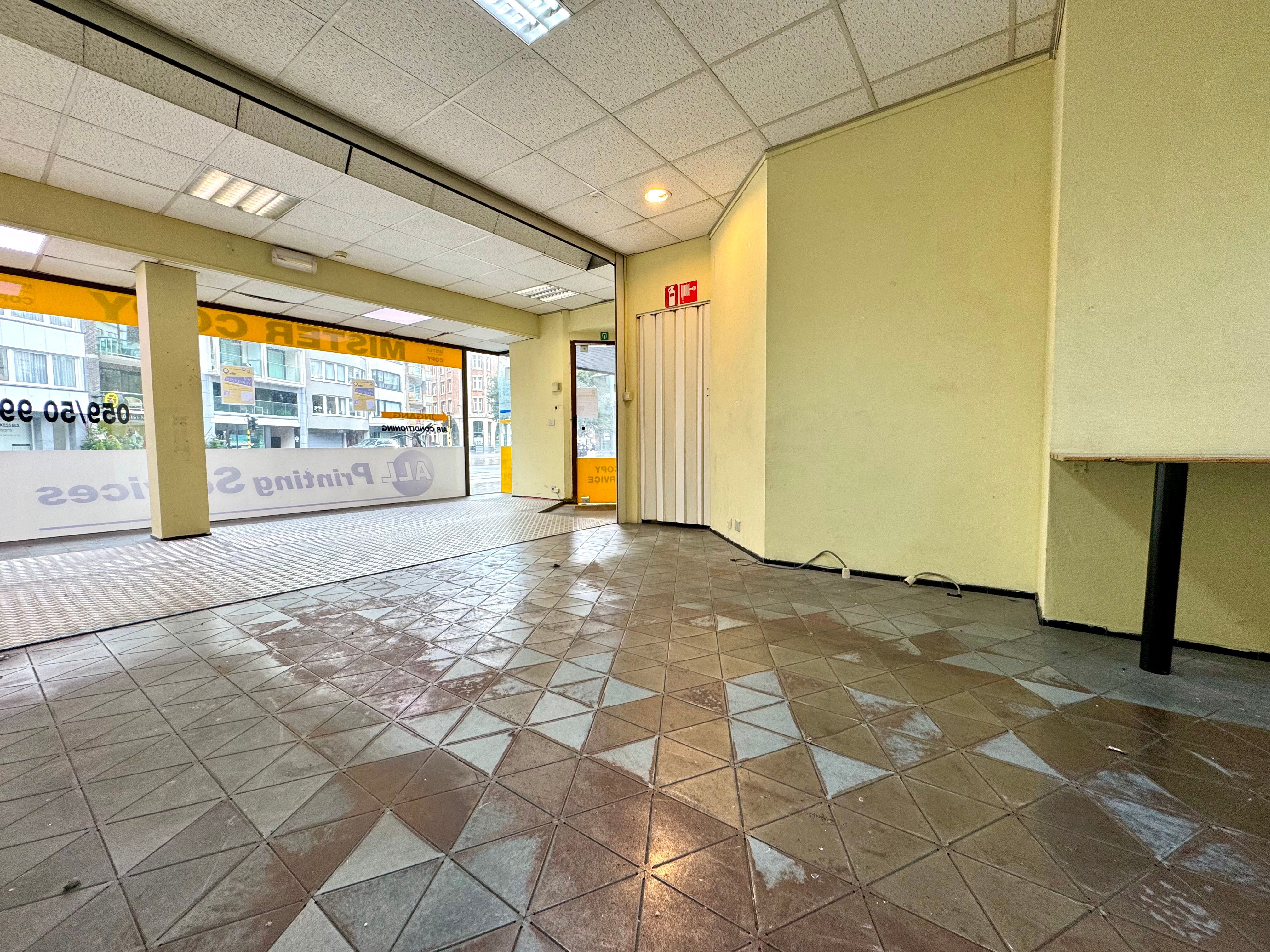 Handelsgelijkvloers 105 m² foto 4