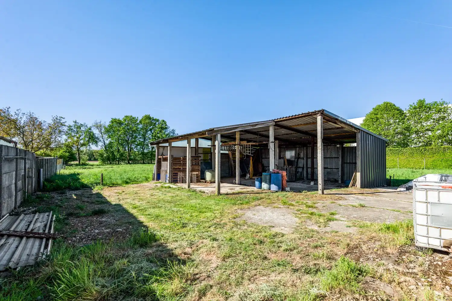 Ruime te renoveren woning met achterliggend weiland (4042m²) te Oelegem! foto 21