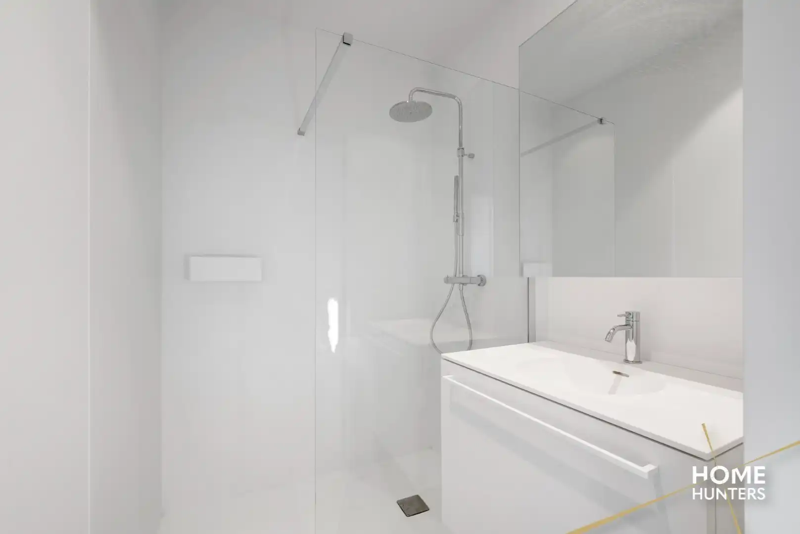 Luxueus afgewerkt appartement met 2 slaapkamers, terras en staanplaats foto 13