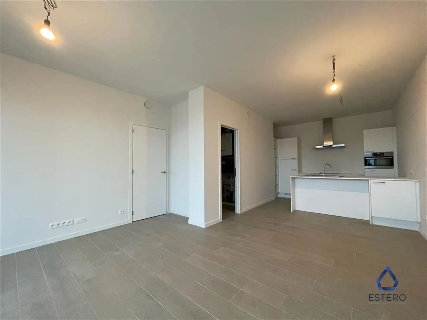 Modern 2slpk appartement met terras foto 6
