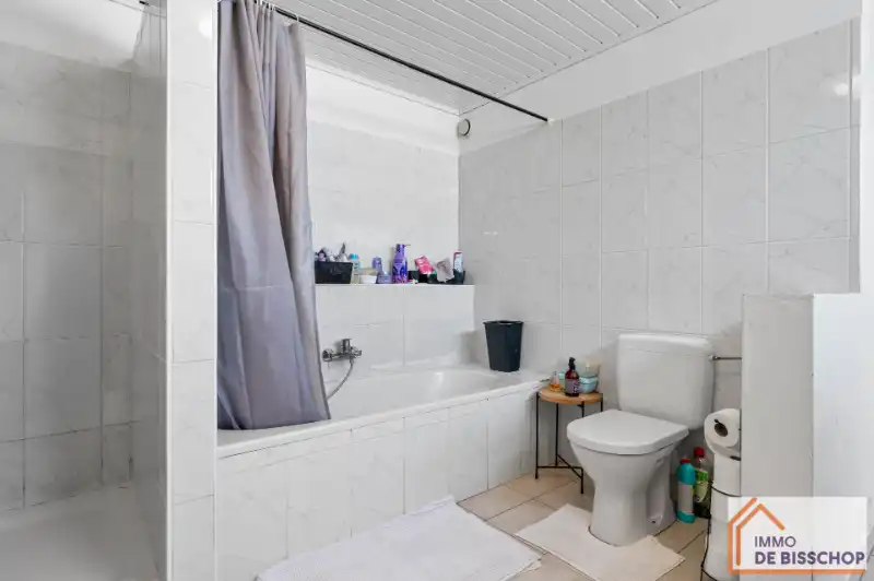 Gezellige woning met 3 slaapkamers en zongerichte tuin foto 9