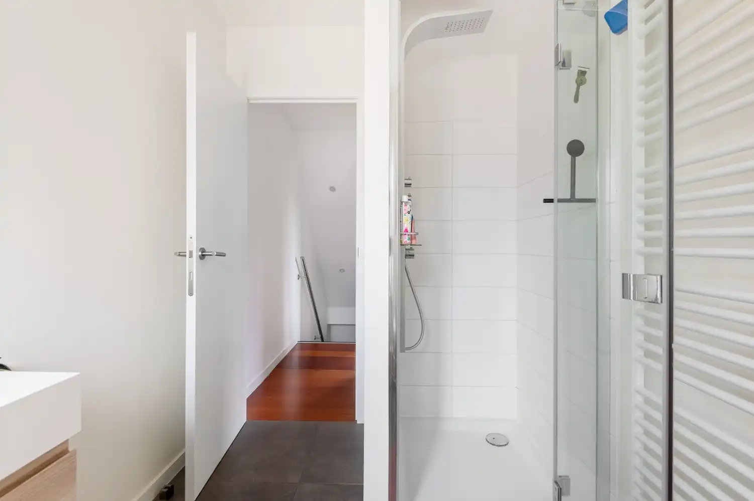 Instapklare gezinswoning met 2-3 slaapkamers, veranda en tuin in hartje Wijnegem! foto 14