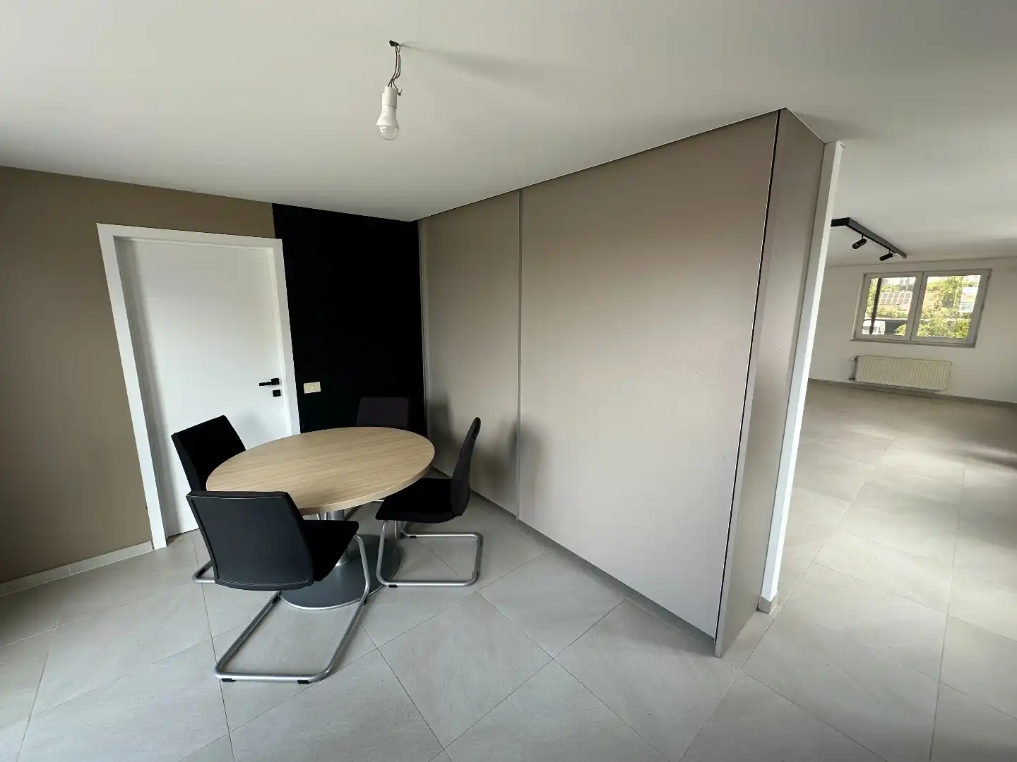 Ruim appartement met 3 slpk en zonnig terras, autostaanplaats, Torhout foto 9
