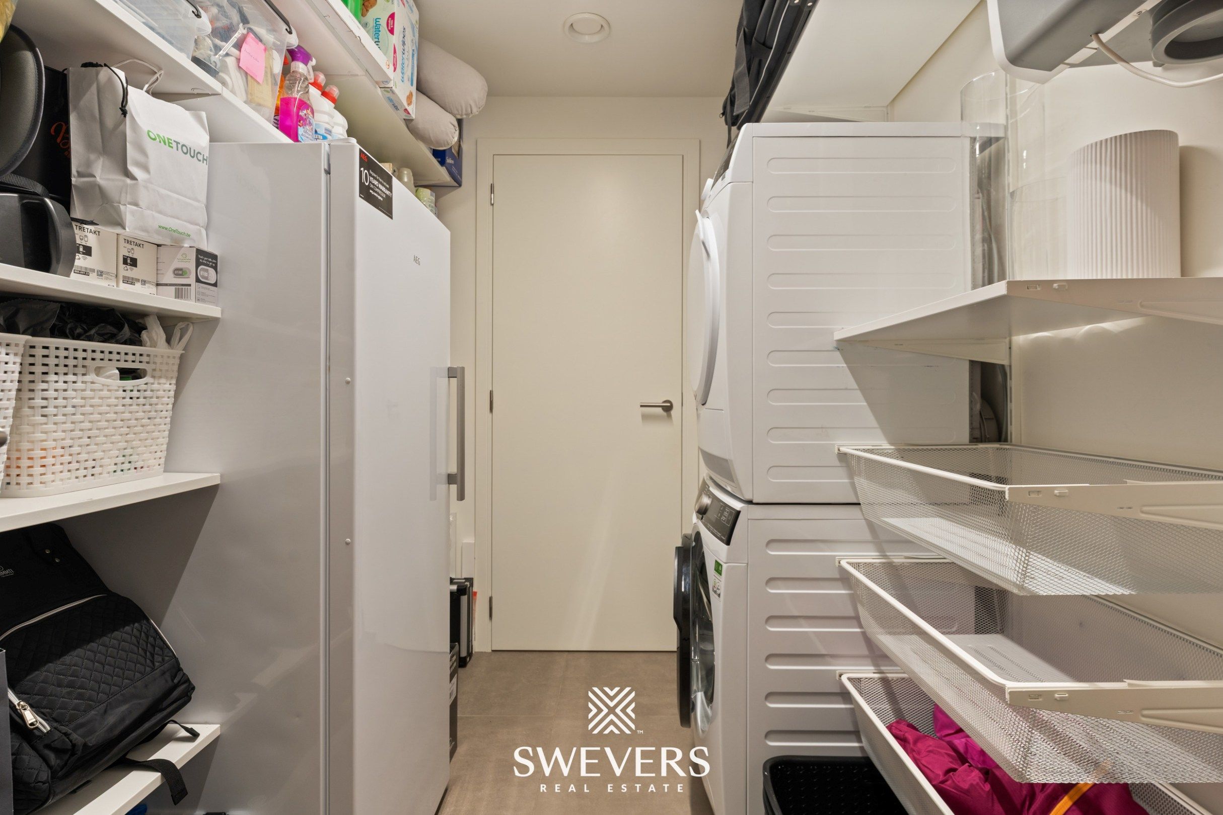 Instapklaar, volledig gerenoveerd appartement met groot terras, airco en staanplaatsen in hartje Heusden-Zolder foto 24