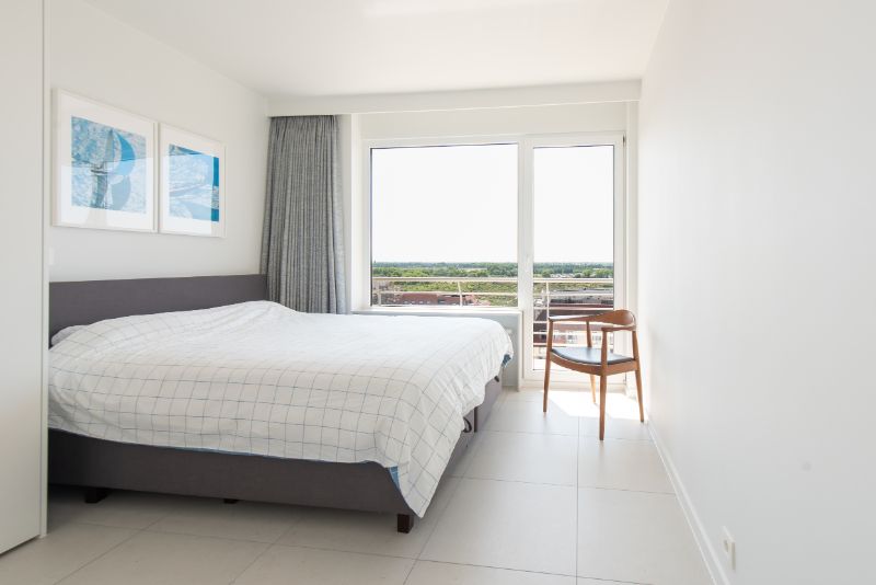 Gerenoveerd 3-slaapkamer doorloop appartement met frontaal zeezicht te koop foto 9