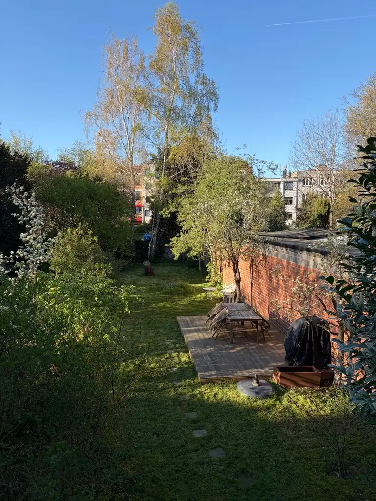 Pagodenwijk, Grote tuin, Garage met staanplaats. foto 12