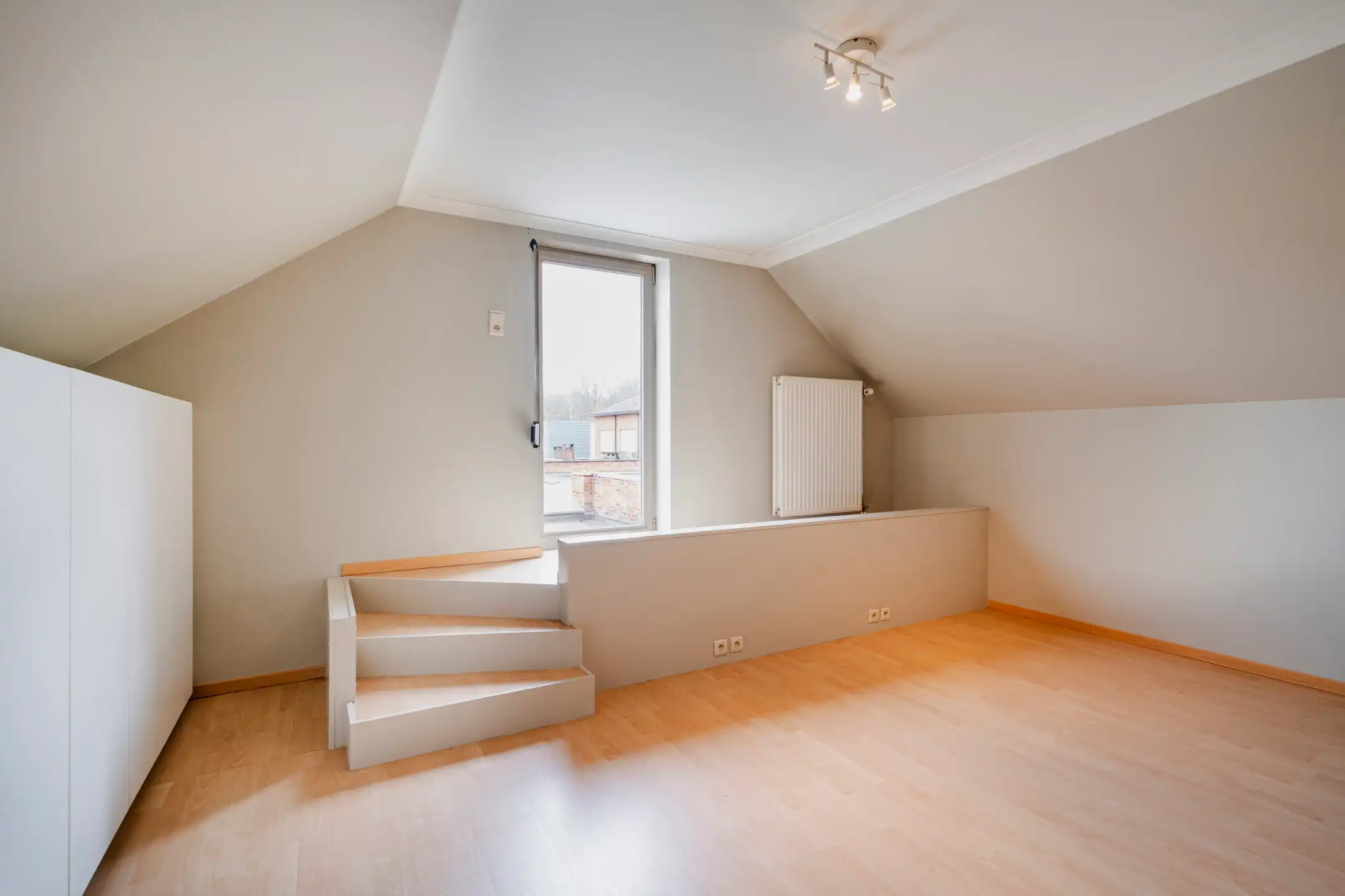 Prachtige dorpswoning op 1.099 m² foto 17