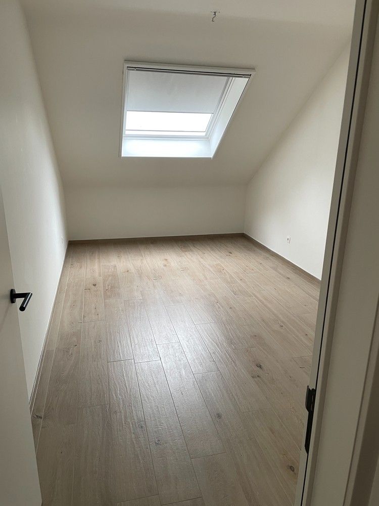Mooi recent duplex appartement te huur met 3 slaapkamers. foto 22