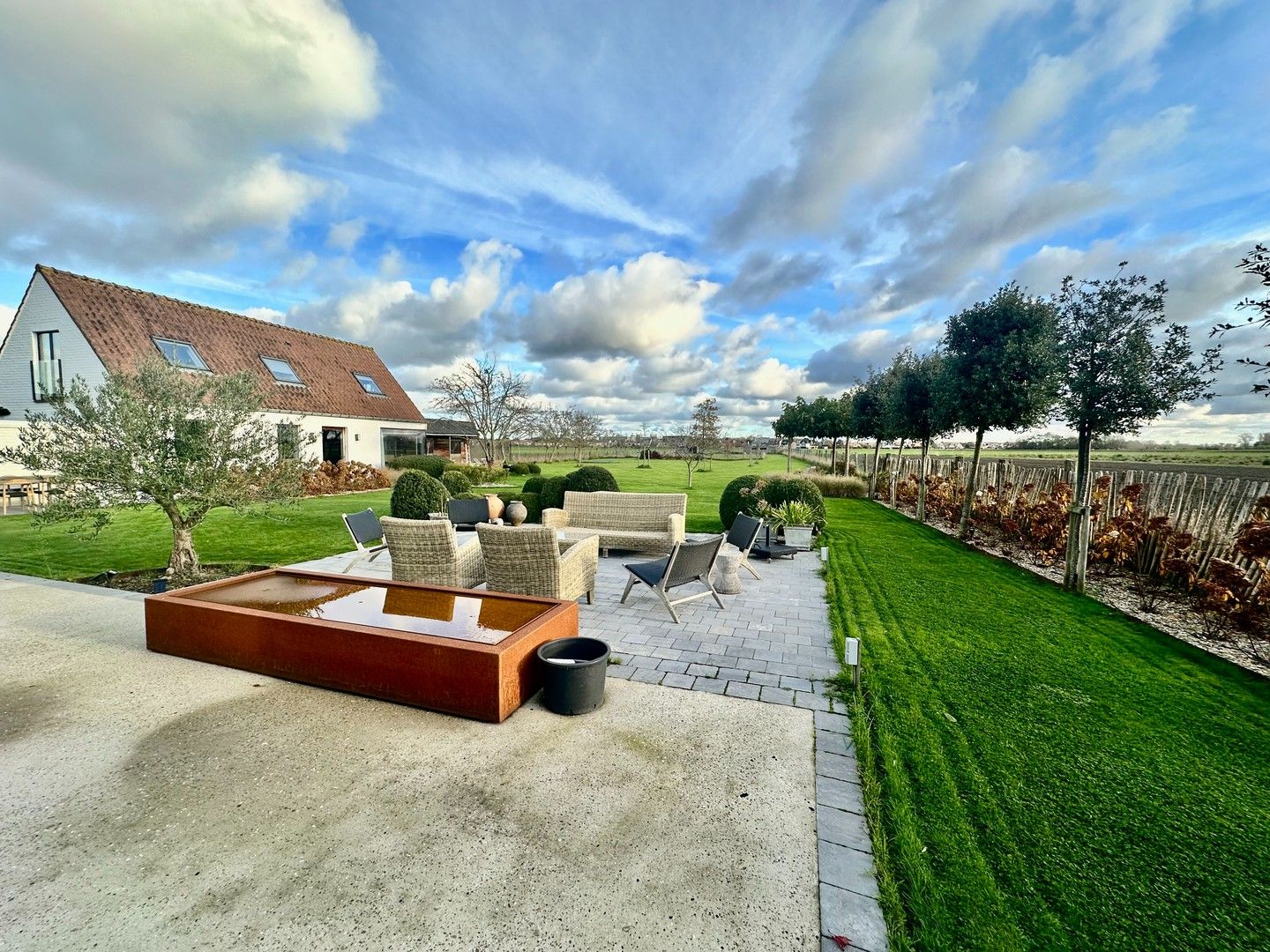 Charmante hoeve genietend van vergezichten op de velden in de natuur foto 7