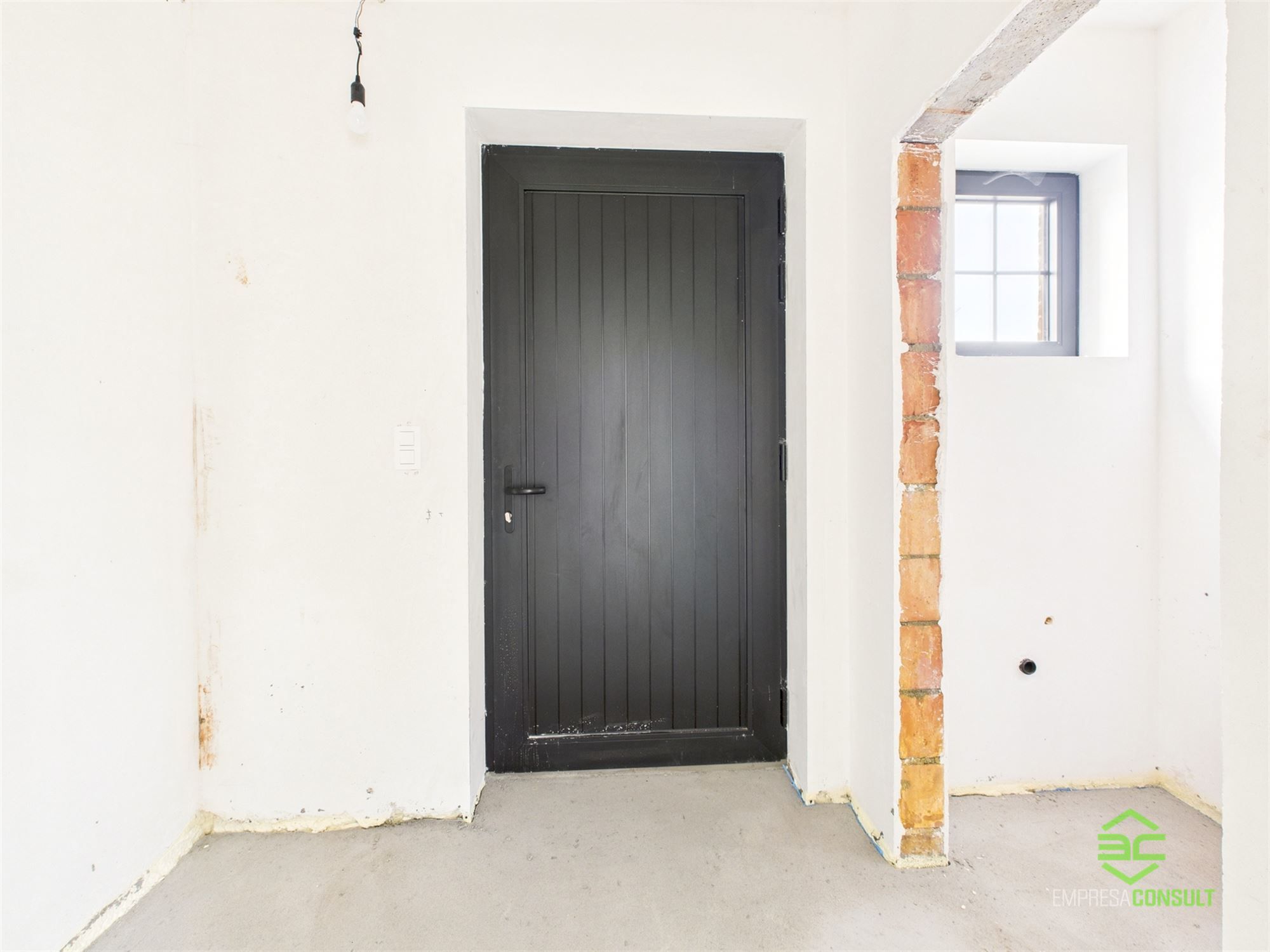 Afgewerkte nieuwbouw met 5 slpk en 2 badk onder registratie! foto 2