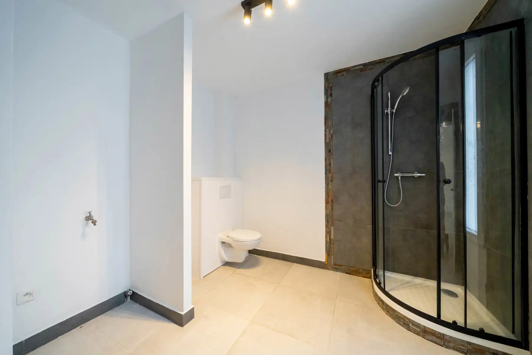 Karakteristieke HOB met 4 slpk in centrum Heist foto 12