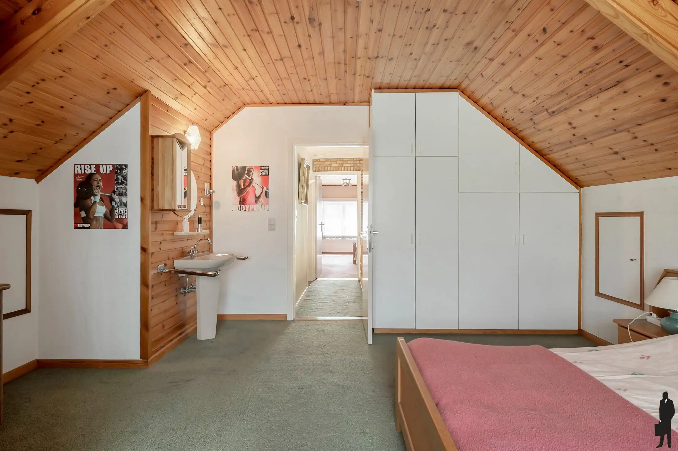 Ruime woning met tuin en bijgebouw foto 29