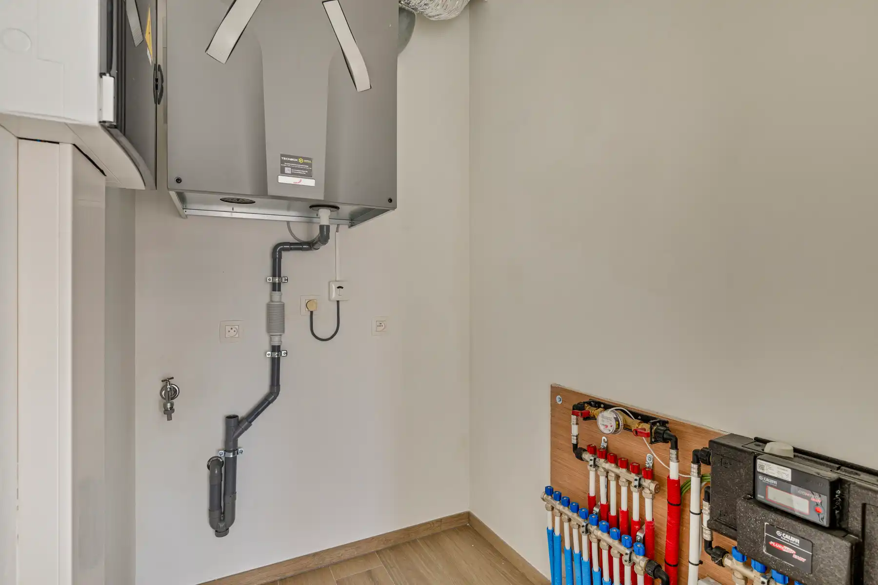 Ruim 3 slaapkamer nieuwbouw appartement met groot terras foto 16