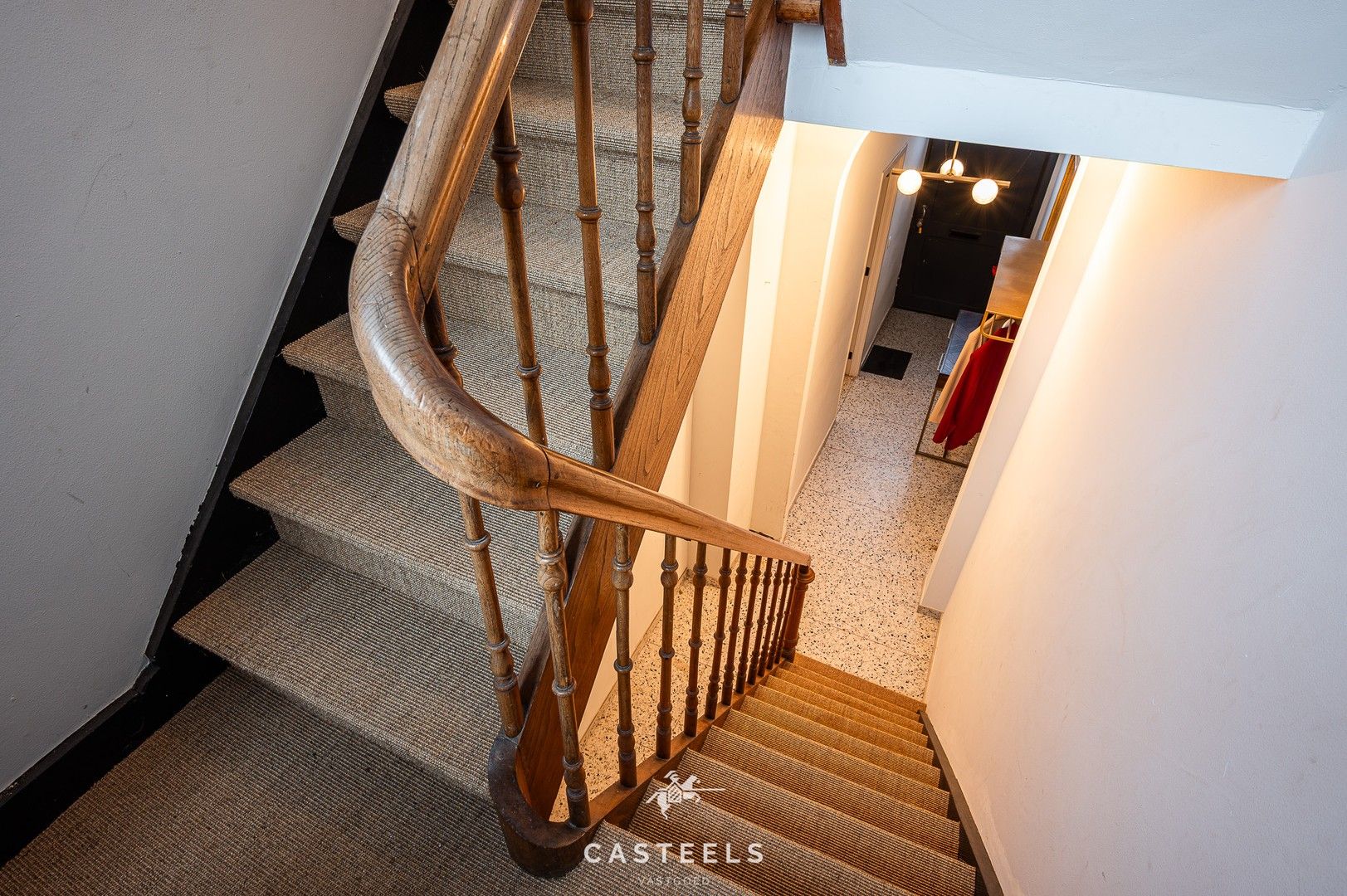 Instapklare stadswoning nabij station Brugge met tuin en studio foto 10