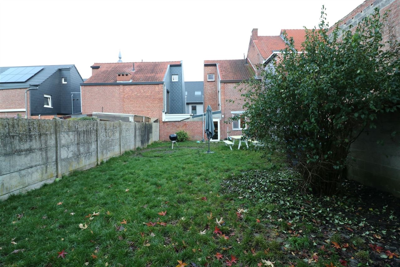 Gerenoveerd, tuin, centraal gelegen nabij centrum en E 314 foto 2