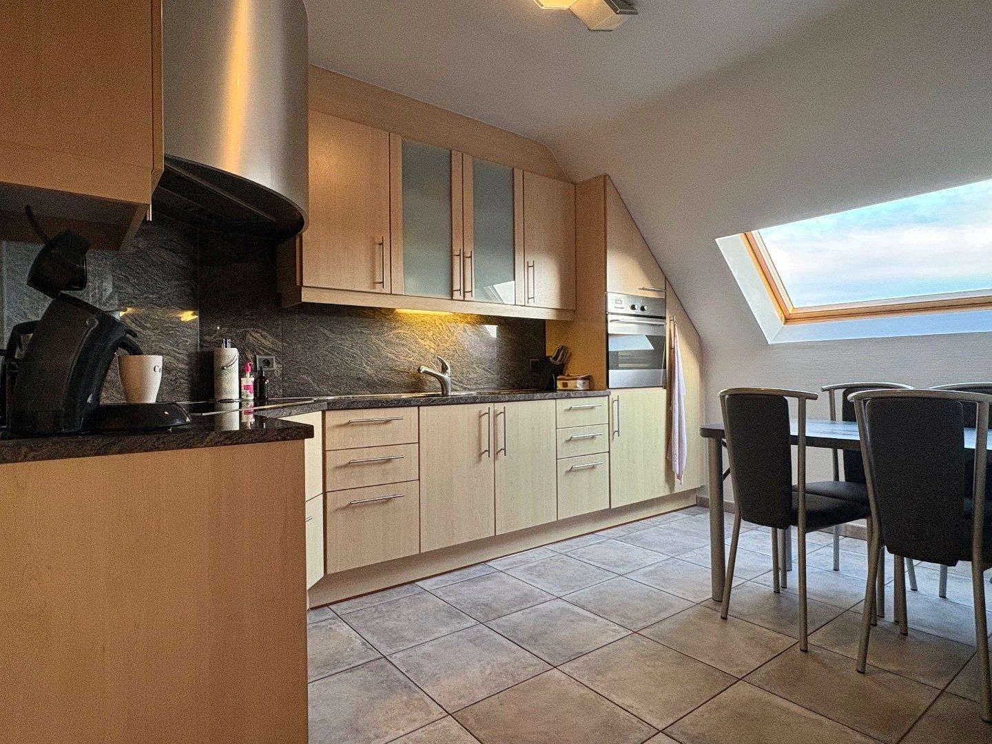 Appartement te koop op de 3de verdieping in Harelbeke foto 5