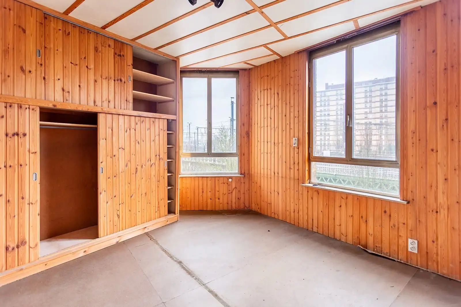 Te renoveren hoekwoning met garage foto 8
