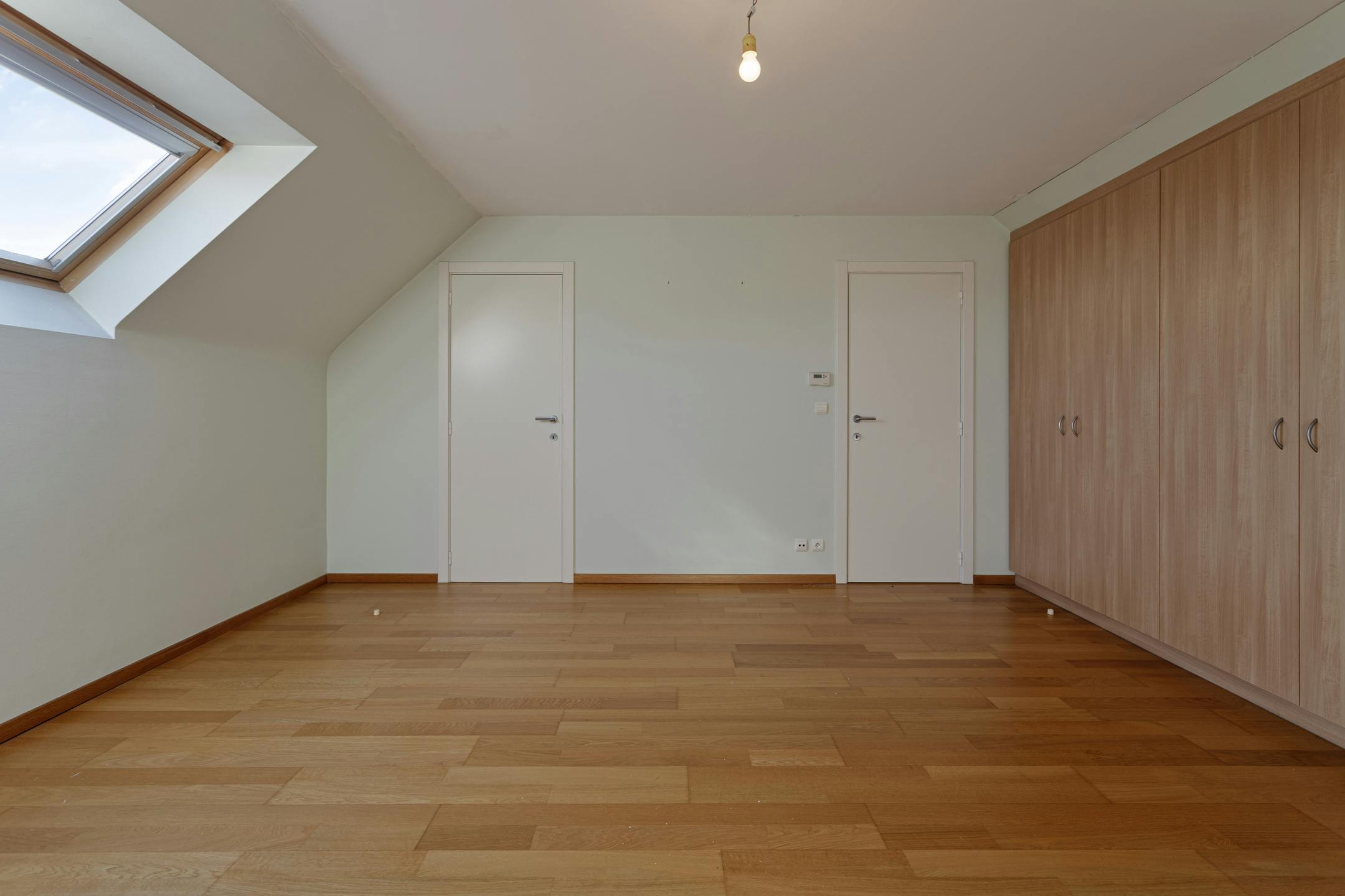 Zeer ruim dakappartement van 279 m² te koop in Roeselare foto 21