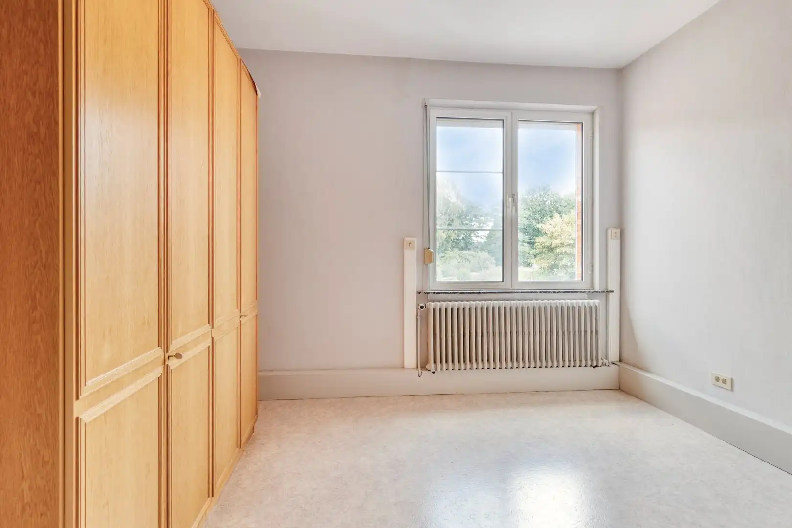Instapklare woning met 3 SLPKS nabij het centrum van Mol !  foto 16