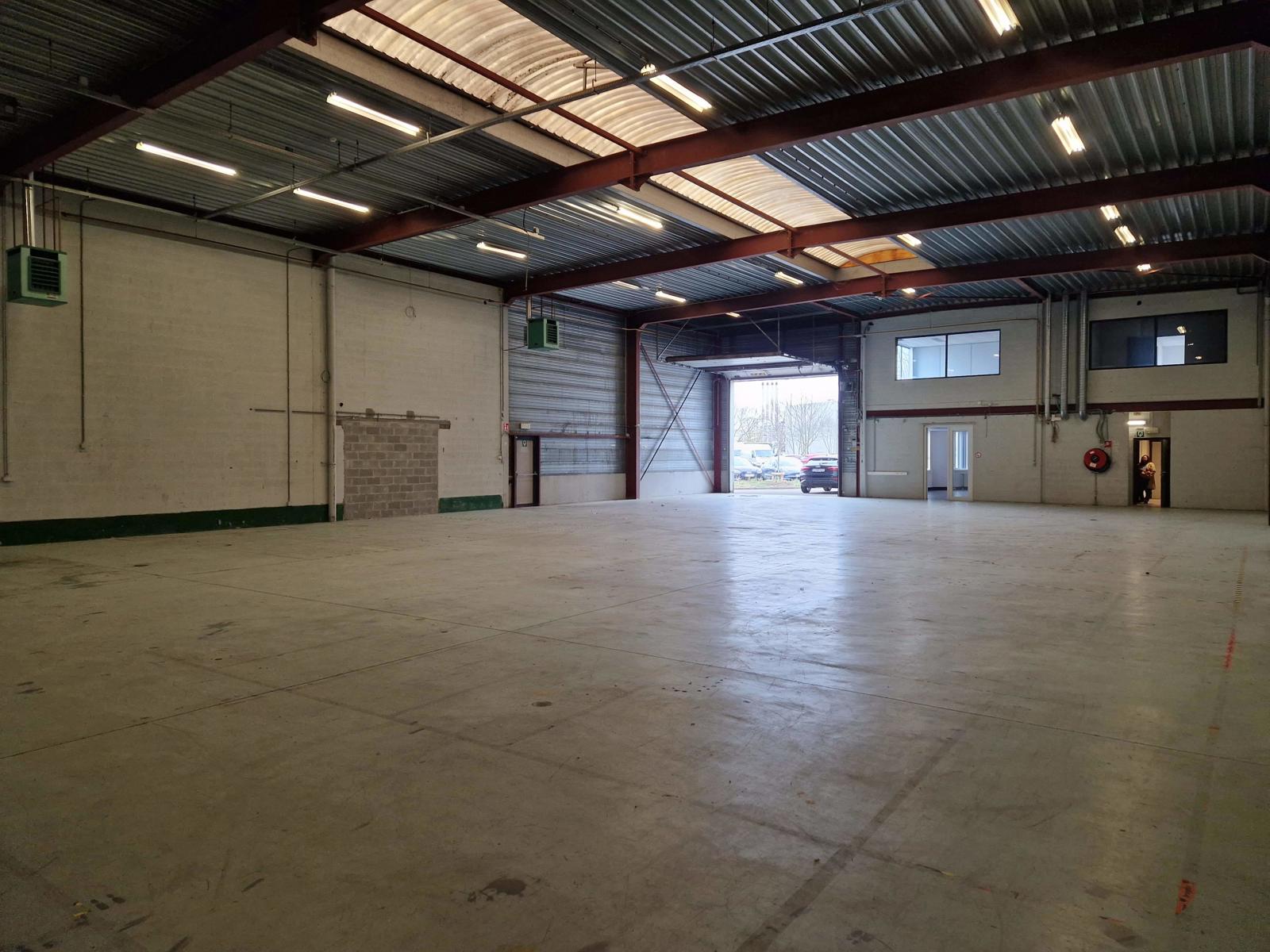 Bedrijfsunit te huur op centrale locatie in Aartselaar foto 6