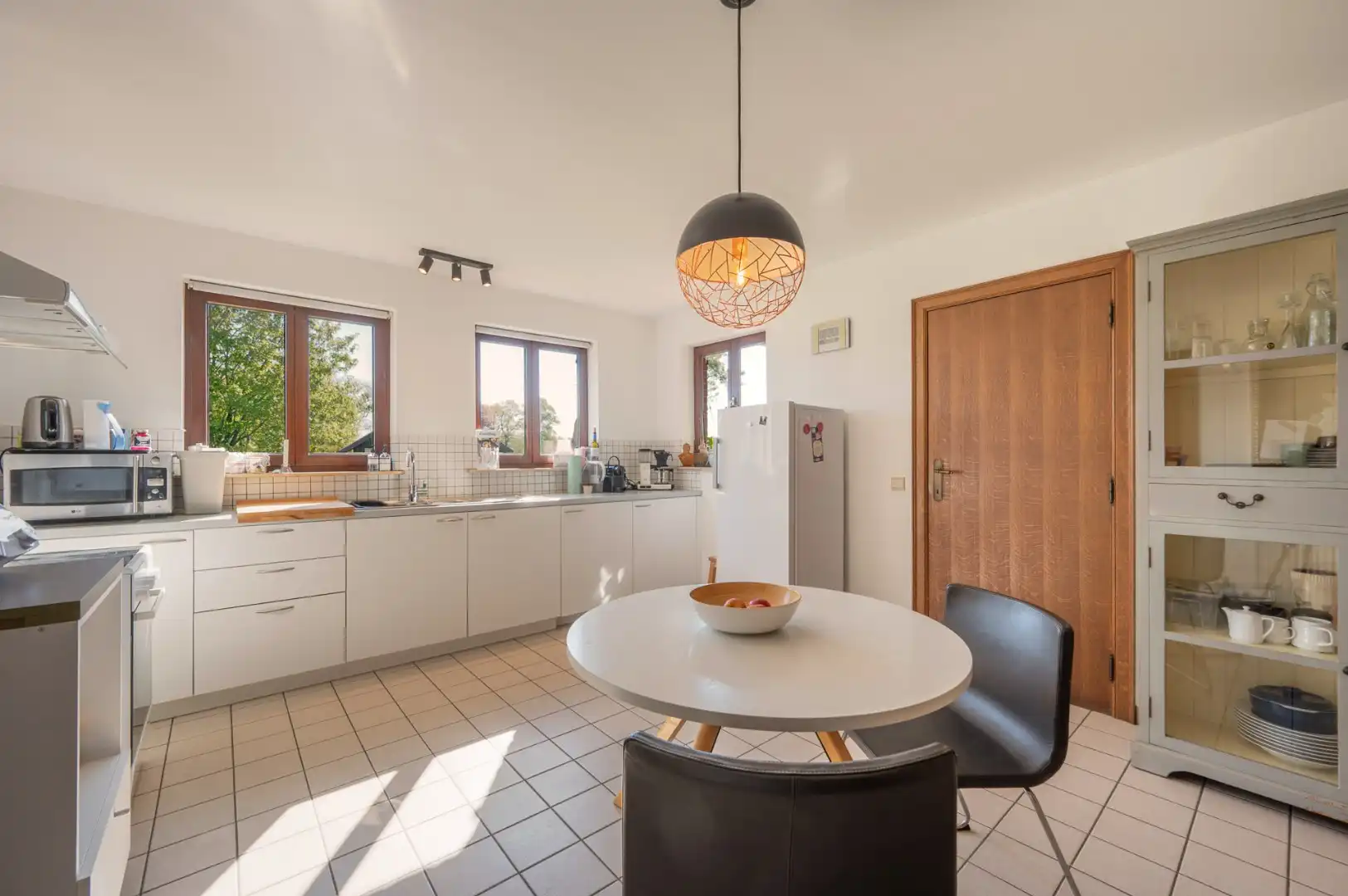 Ruime woning met 5 slaapkamers en toffe tuin! foto 6