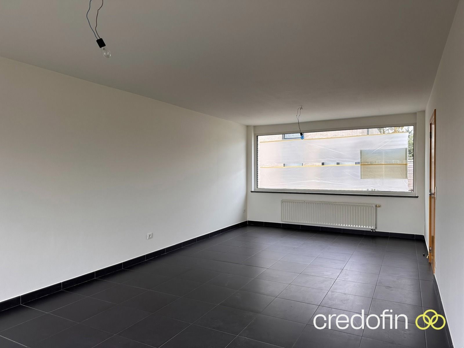 Goed gelegen woning met 3 slk, bureau en garage foto 7