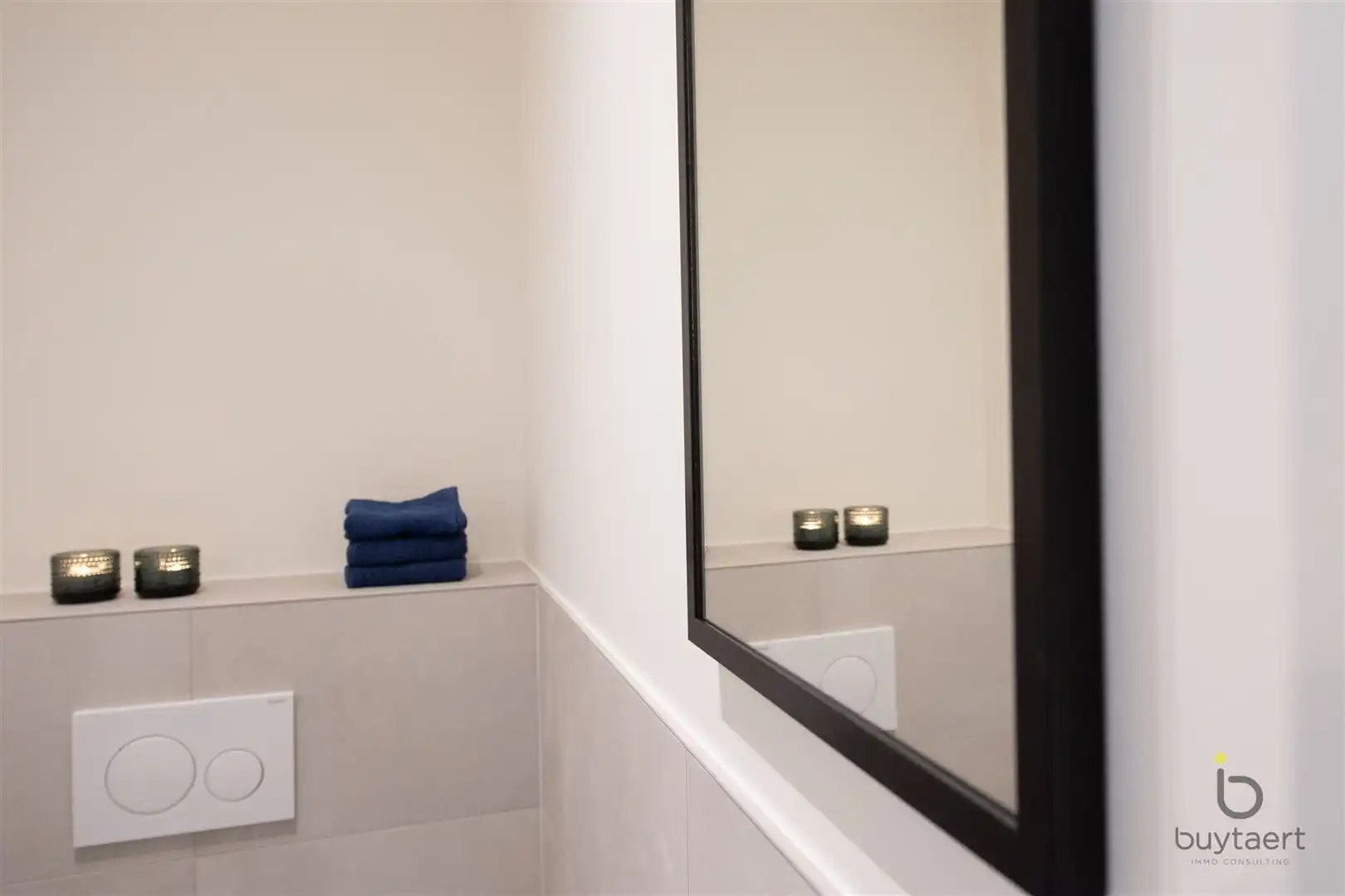 Nieuwbouw gelijkvloers appartement met twee slaapkamers, een tuin en een garage. foto 31