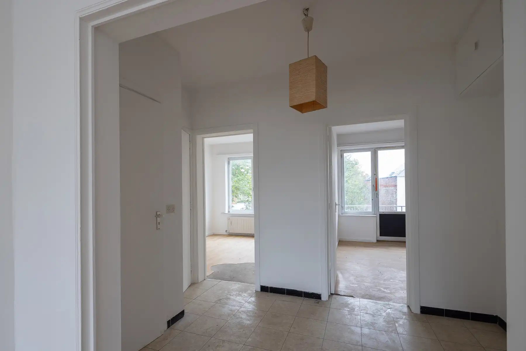 Te renoveren appartement met twee slaapkamers foto 7