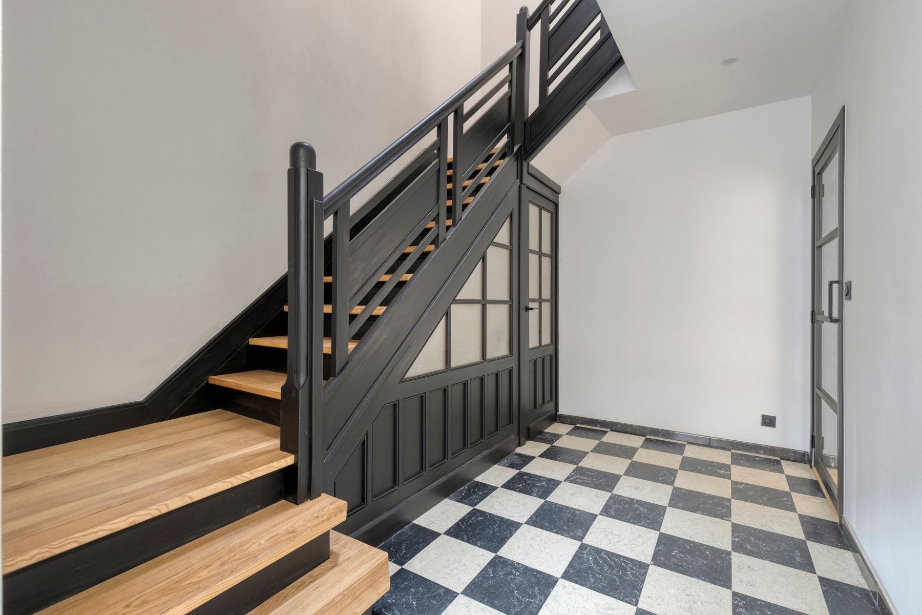 Gerenoveerde (2025) stadswoning met tuin foto 29