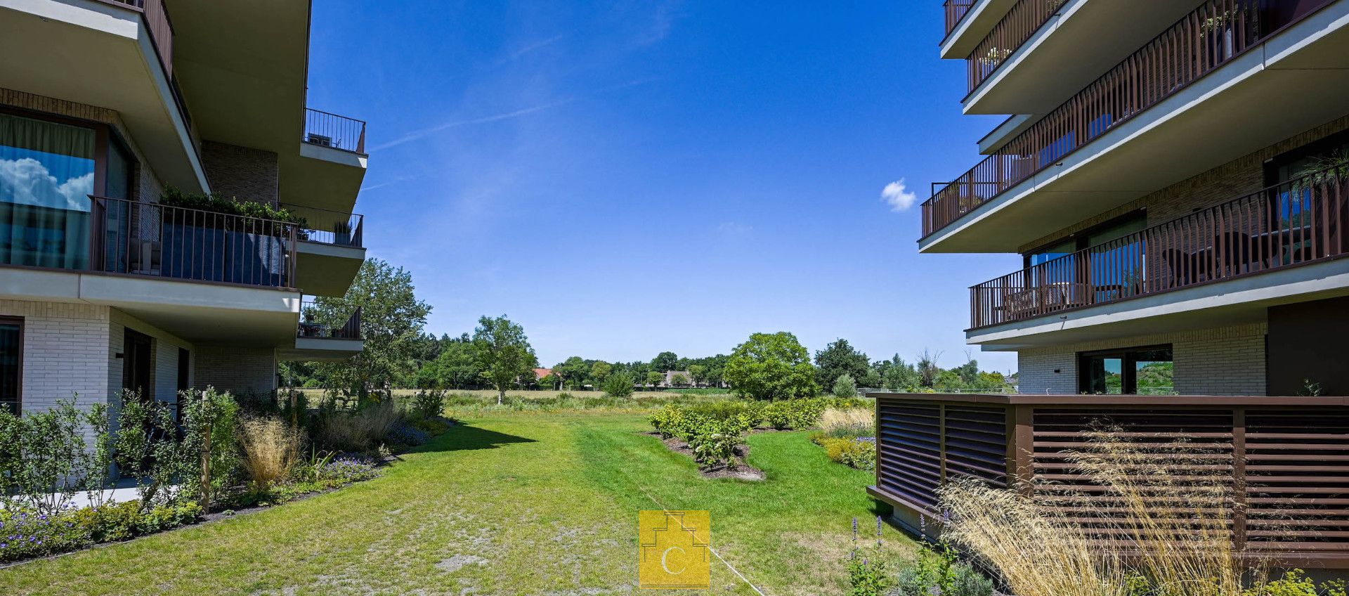 Recent 2 slaapkamerappartement met mooie zichten en ruim terras foto 23