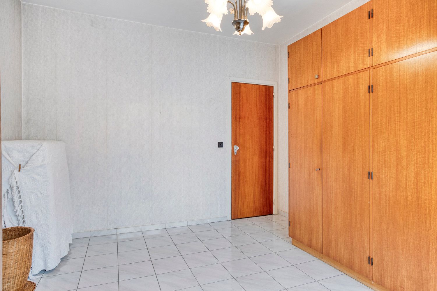 Te renoveren gelijkvloers appartement met 2 slaapkamers en tuin! foto 23