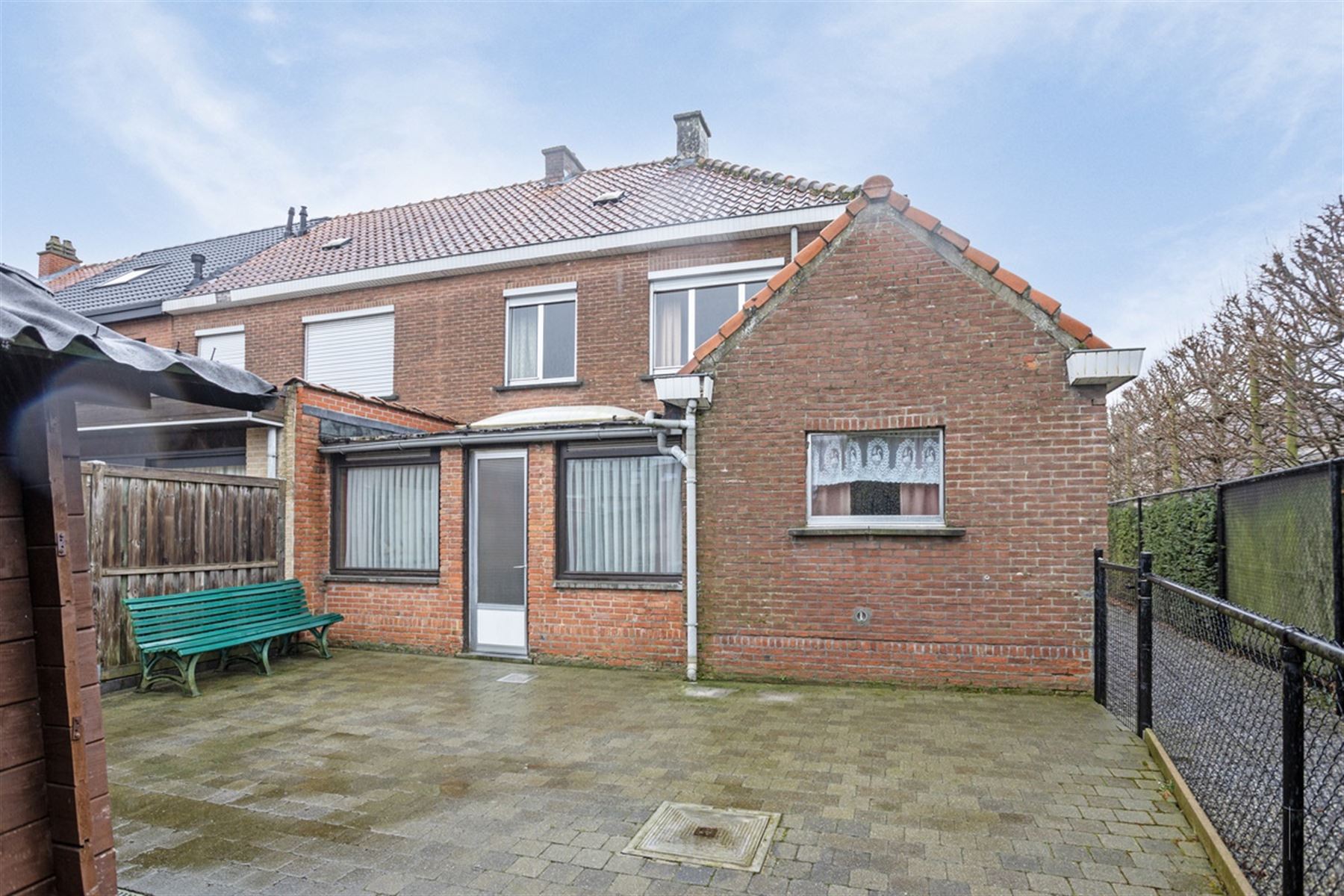 Halfopen bebouwing met 3 slaapkamers - op te frissen foto 20