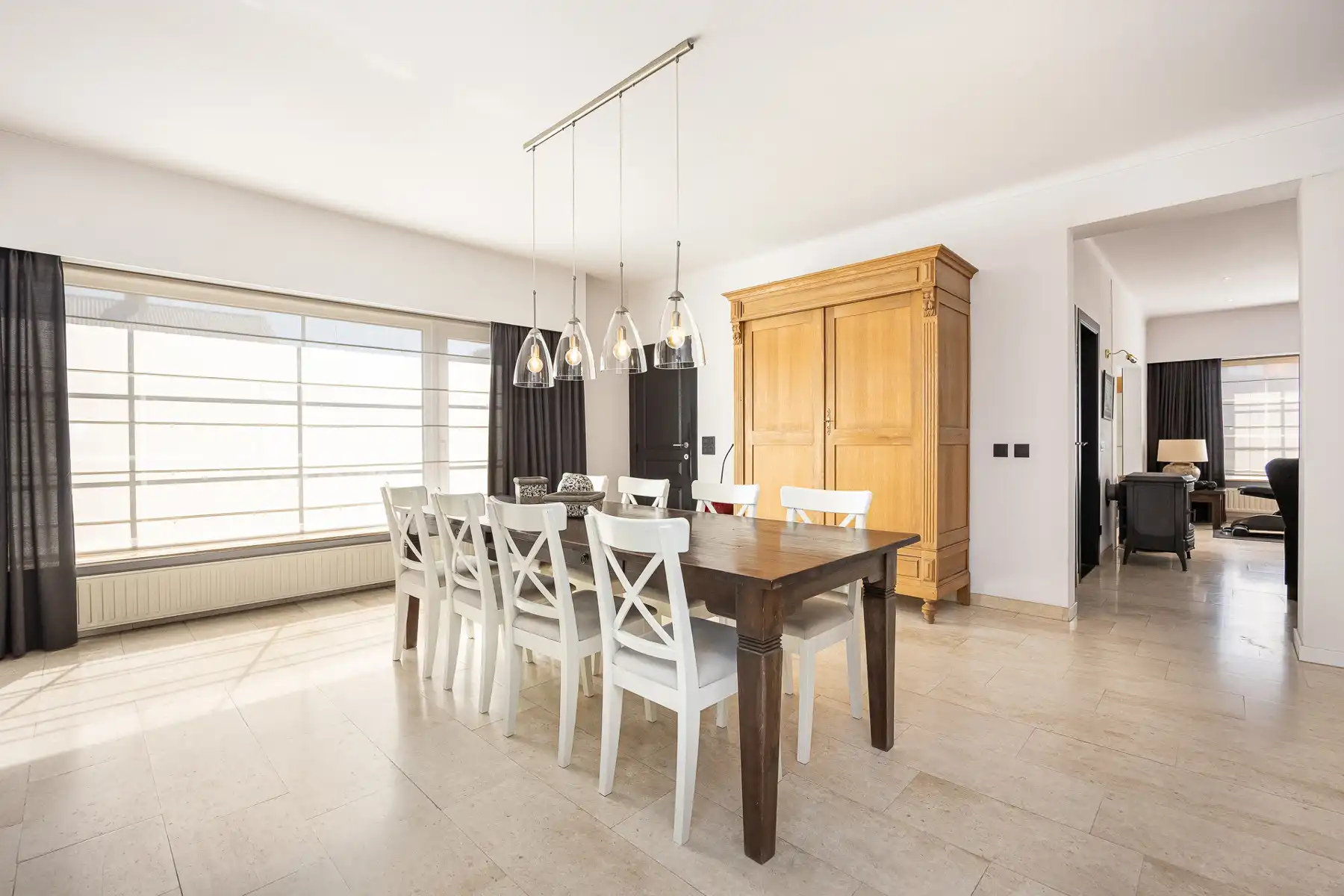 Riante, vrijstaande villa met 4 slaapkamers, zwembad en bijgebouw op een perceel van 2.680m². foto 5
