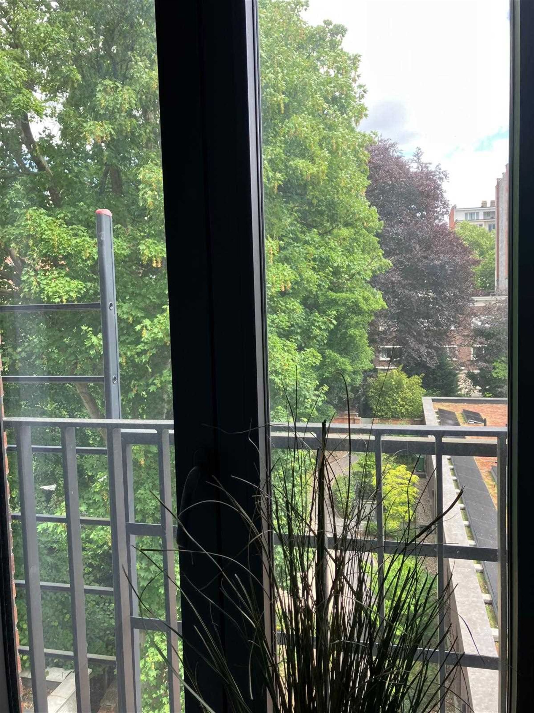 Appartement met autostaanplaats en 2 slaapkamers! foto 9